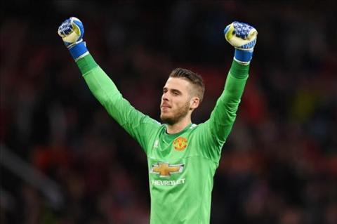 Fan M.U ăn mừng 1 năm vụ “lỗi đánh máy” liên quan đến thủ môn De Gea