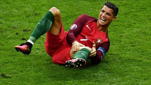 Tien dao Cristiano Ronaldo bi loai khoi danh sach DT BDN hinh anh