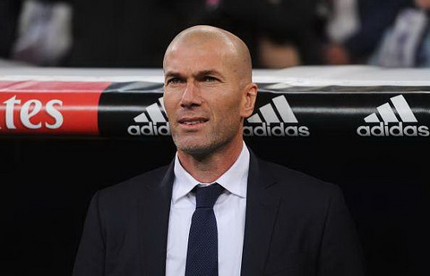 HLV Zidane noi gi sau khi de vuot mat Pogba vao tay MU hinh anh 2