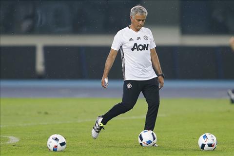 HLV Mourinho nhan xet ve cac tan binh cua Man United  hinh anh