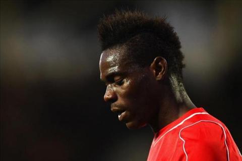 Balotelli sắp sang Hà Lan thi đấu