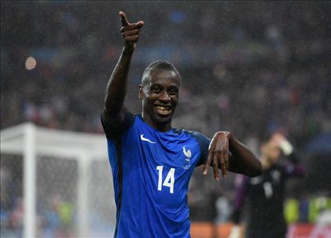 Blaise Matuidi Cu dam thep cho khu trung tuyen cua MU hinh anh