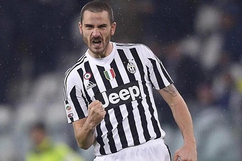 Juventus dap tra Chelsea vu trung ve Bonucci hinh anh