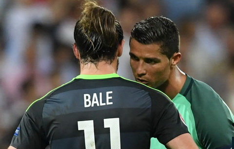 Diem tin Bongda24h toi 77 Cris Ronaldo tiet lo loi thi tham voi Gareth Bale hinh anh