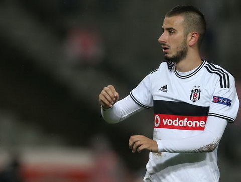 Tin nóng chuyển nhượng ngày 1/8: Pogba đã bay sang Anh để kiểm tra y tế