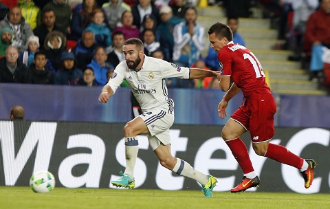 4 hậu vệ đẳng cấp có thể thay thế Darmian ở M.U