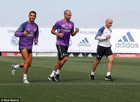 Tien dao Ronaldo va trung ve Pepe chinh thuc hoi quan cung Real Madrid hinh anh 2