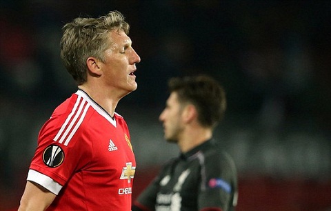 Mourinho thải loại Schweinsteiger: Phũ phàng nhưng đúng đắn