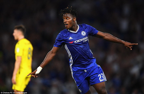 Chelsea tính “trả về địa phương” bom xịt Batshuayi