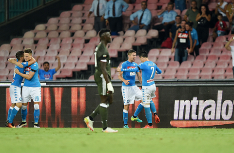 Napoli 4-2 AC Milan Mua ban thang va  the do hinh anh