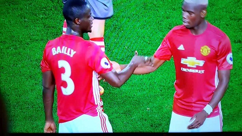 Dư âm Hull City 0-1 M.U: Sự tương phản giữa Bailly và Pogba