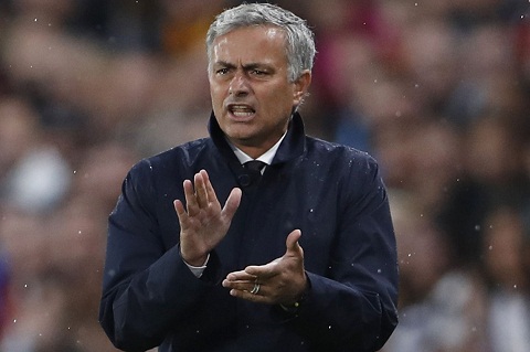 Mourinho: M.U đã chiến thắng theo kiểu Fergie Time