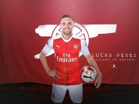 Tan binh Lucas Perez tung tu choi chinh Arsenal hinh anh