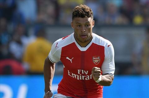 Khi Wenger vẫn xem Chamberlain là quan trọng với Arsenal…