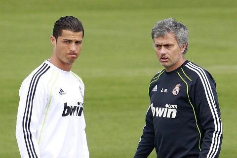 Ronaldo lap tuc dap tra Mourinho ra di, toi da hay hon hinh anh