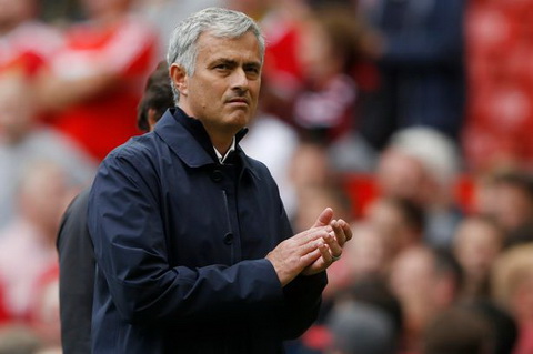 M.U bại trận, Mourinho chỉ trích từ cầu thủ đến trọng tài