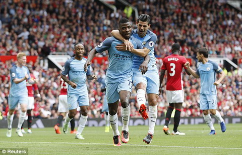 Mourinho lại muối mặt trước Guardiola trong lần tái ngộ ở derby Manchester