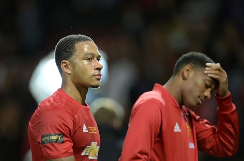 Anthony Martial va nguy co tro thanh Depay moi hinh anh 3