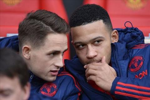 Muon hay khong, Memphis Depay cung phai som chia tay MU va Mourinho! hinh anh 2