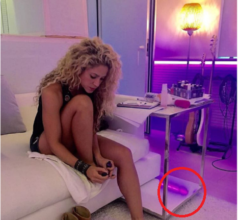 Bạn gái Pique để lộ đồ chơi người lớn khi khoe ảnh “tự sướng”