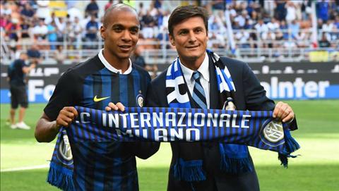 Joao Mario trong ngay ra mat Inter