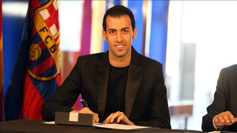 Barcelona gia hạn với Busquets 2 lần chỉ trong vòng 6 tháng