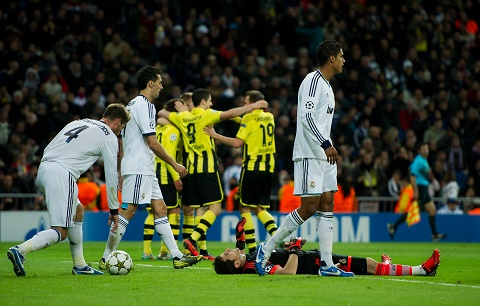 Dortmund vs Real Madrid (1h45 289) Ken ken gay canh hinh anh