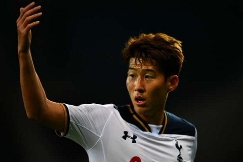 Heung Min Son duoc tung len may sau khi giai cuu Tottenham hinh anh