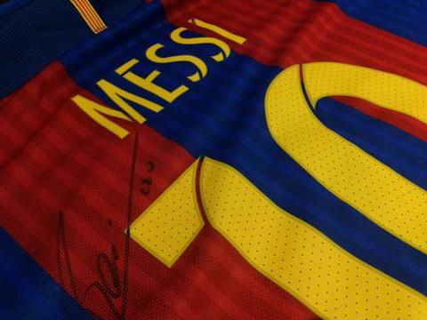 Lionel Messi quyen ao dau vi cau thu cut chan hinh anh 2