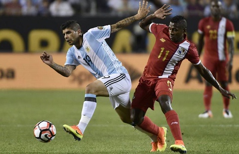 Venezuela 2-2 Argentina (KT) Vang Messi, Albiceleste chat vat cam hoa doi cuoi bang hinh anh 2