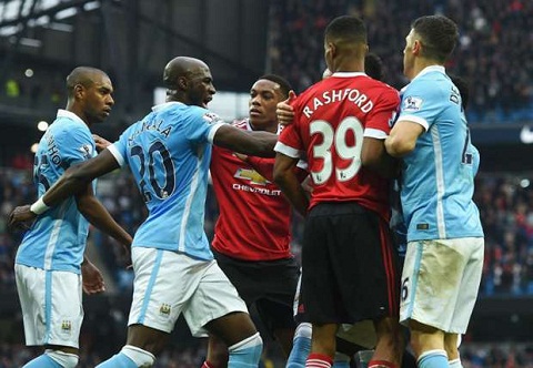 Thắng derby Manchester sẽ vô địch Premier League