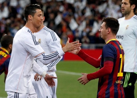 Goc nhin Messi va Ronaldo dang hoan doi vi tri cho nhau hinh anh 2