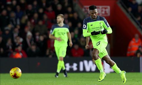 Klopp giải thích về mẩu giấy kỳ lạ của Sturridge