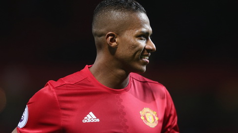 M.U gia hạn với Valencia: Phần thưởng xứng đáng