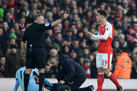 Sao Arsenal trên con đường trở thành trai hư đích thực