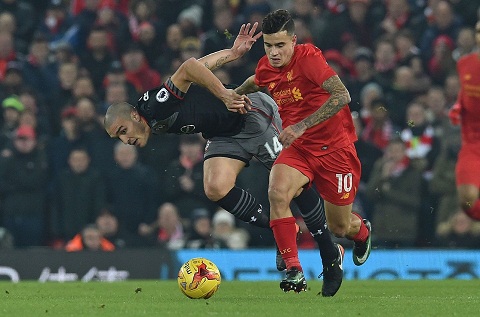 Đã đến lúc Klopp đẩy Coutinho lên băng ghế dự bị