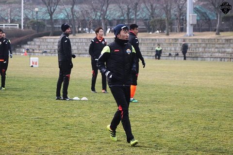 Tiền vệ Xuân Trường lại ghi điểm ở CLB Gangwon FC