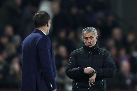 Khi Mourinho giành chiến thắng trên đường pitch