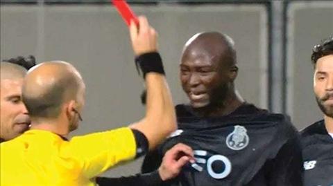 Tấm thẻ đỏ có 1-0-2 của bóng đá thế giới