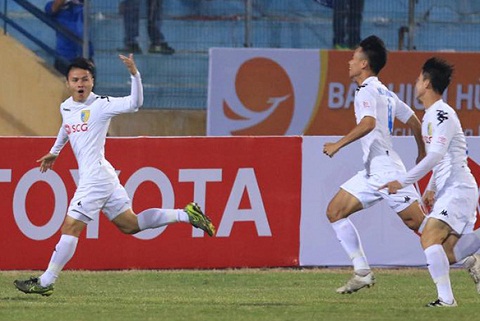 Vong 1 V-League 2017 Cong Vinh, Quang Hai va trong tai hinh anh 2