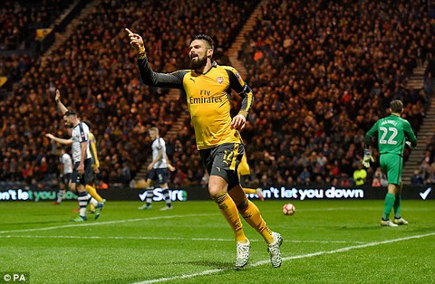 Giroud phủ nhận tin đồn trở lại Ligue 1