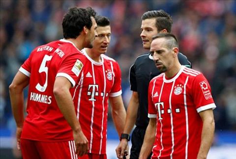 Hertha Berlin 2-2 Bayern Munich Ancelotti ra di, Hum xam van sa co hinh anh
