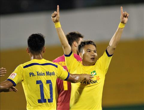 SLNA 2-0 Sài Gòn: "Ronaldo xứ Nghệ" tỏa sáng