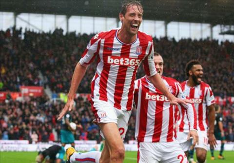 Peter Crouch dong vai nguoi hung cho Stoke