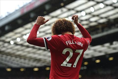 Bán Fellaini, M.U tính chiêu mộ tuyển thủ Brazil thế chân