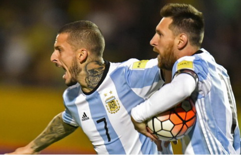Lionel Messi thiet lap ky luc trong ngay giup DT Argentina gianh suat du World Cup 2018.