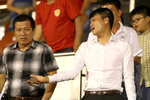 Đại diện CLB TP.HCM xác nhận đang đàm phán với hai HLV ngoại