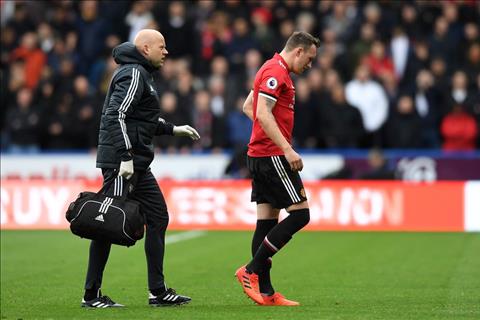 Mourinho báo tin mừng về chấn thương của Phil Jones
