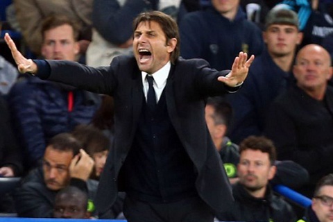 Conte nổi điên về tin đồn nhường ghế cho Ancelotti