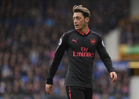 M.U gặp đối thủ lớn trong thương vụ Ozil